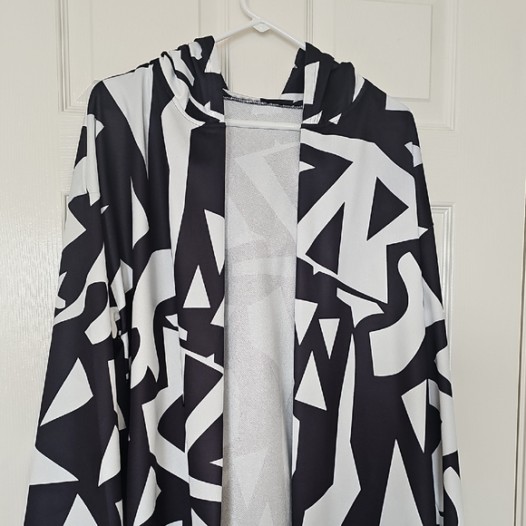 Women's Geo Black and White Colorblock Hooded Open Jacket XL - Picture 10 of 12